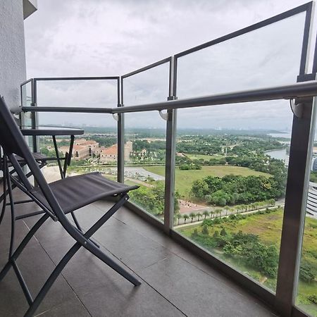 Almas Puteri Harbour Appartement Nusajaya  Buitenkant foto