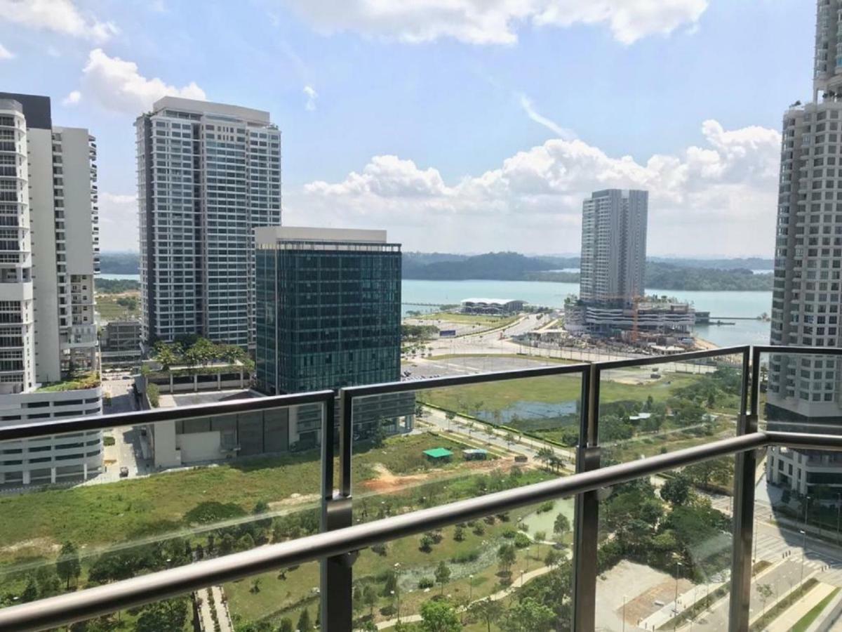 Almas Puteri Harbour Appartement Nusajaya  Buitenkant foto