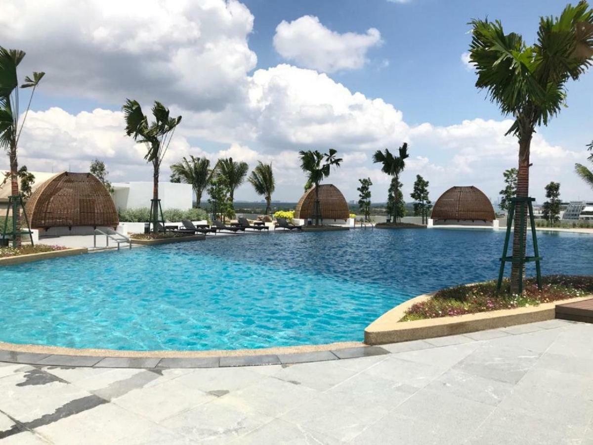 Almas Puteri Harbour Appartement Nusajaya  Buitenkant foto